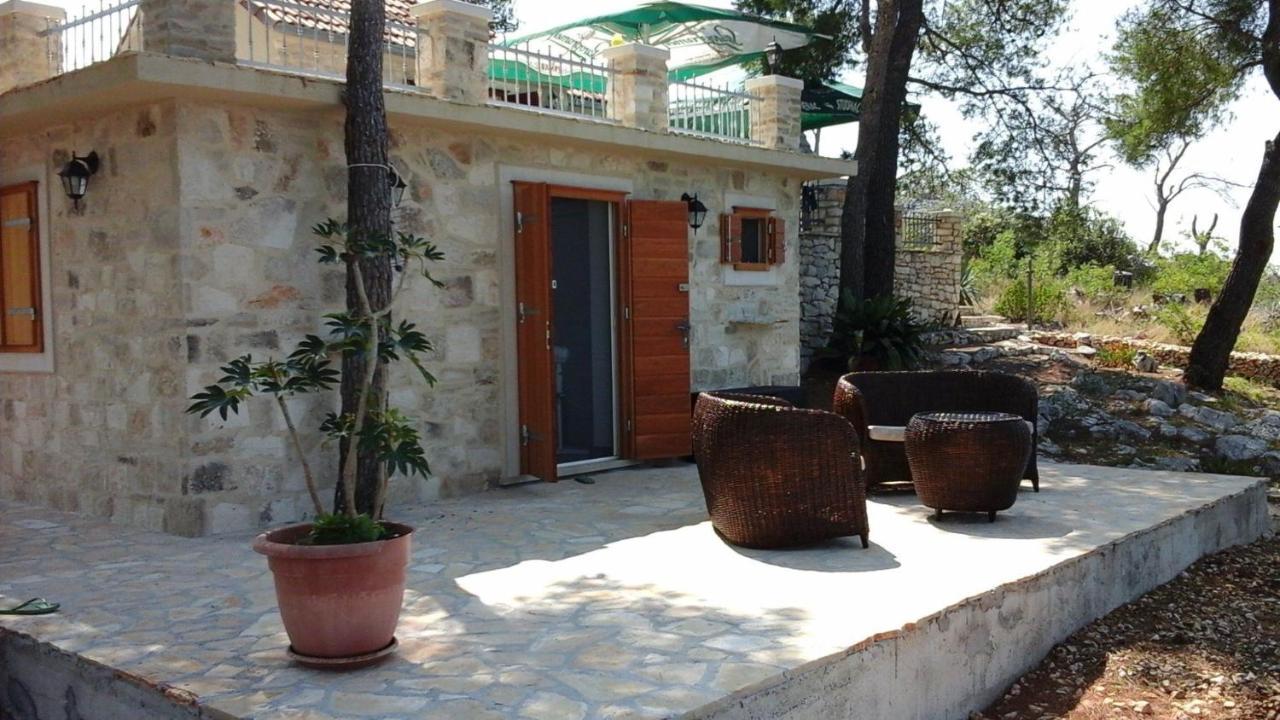 House Vesna Kupinova Villa Milna  Exteriör bild